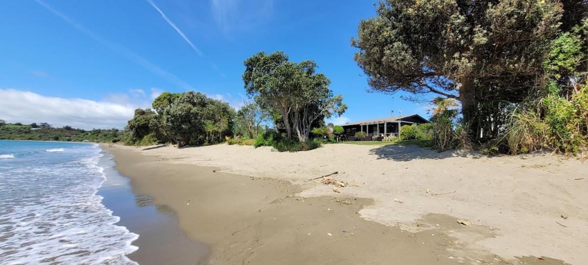 Beachfront Bliss - Your Seaside Retreat Parapara