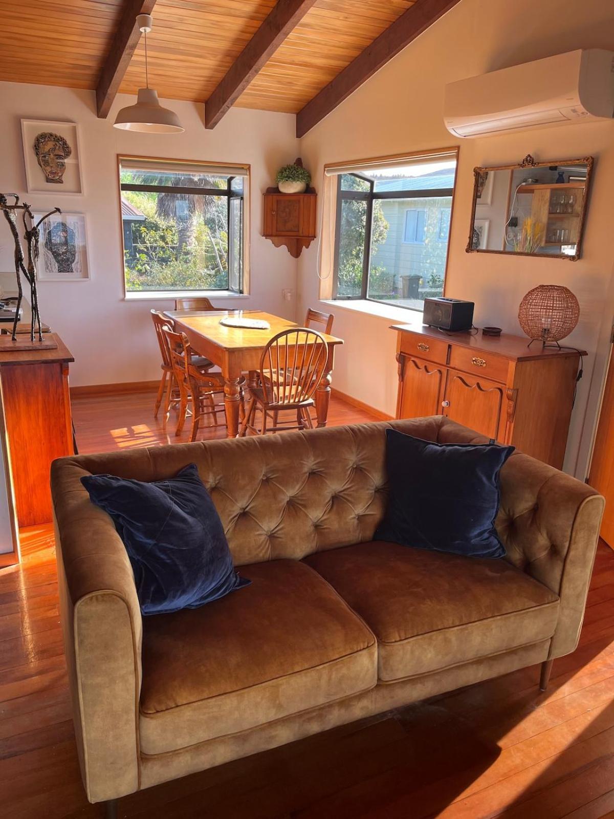 Beachfront Bliss - Your Seaside Retreat *